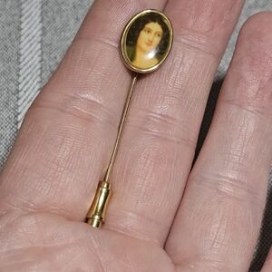 ⭐️Vintage Gold Tone Victorian Portrait Stick Pin